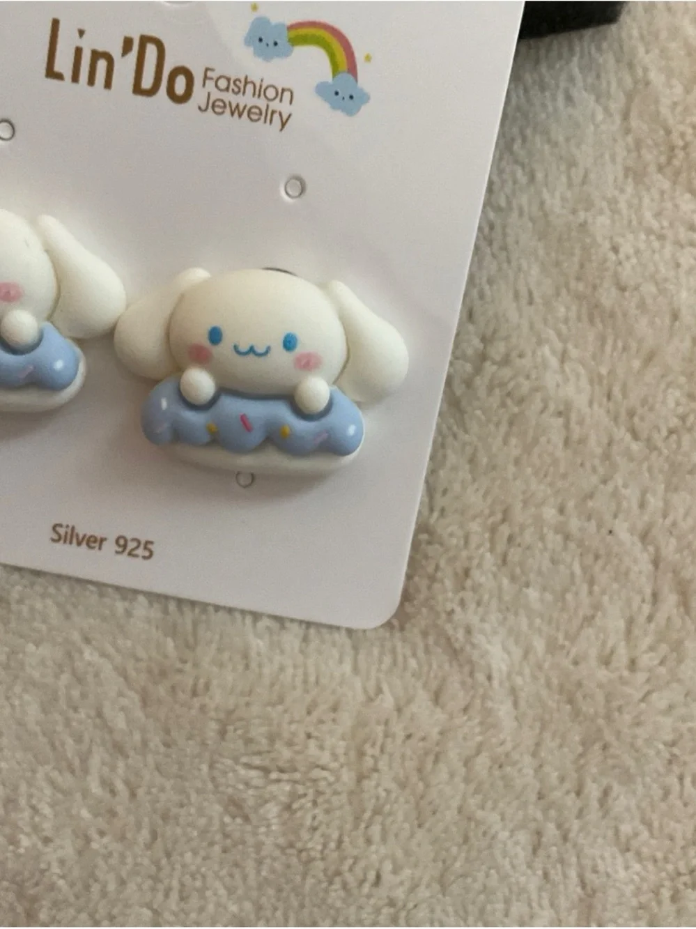 Lin'Do Fashion Jewelry White Puppy Stud Earrings with Light Blue Cloud